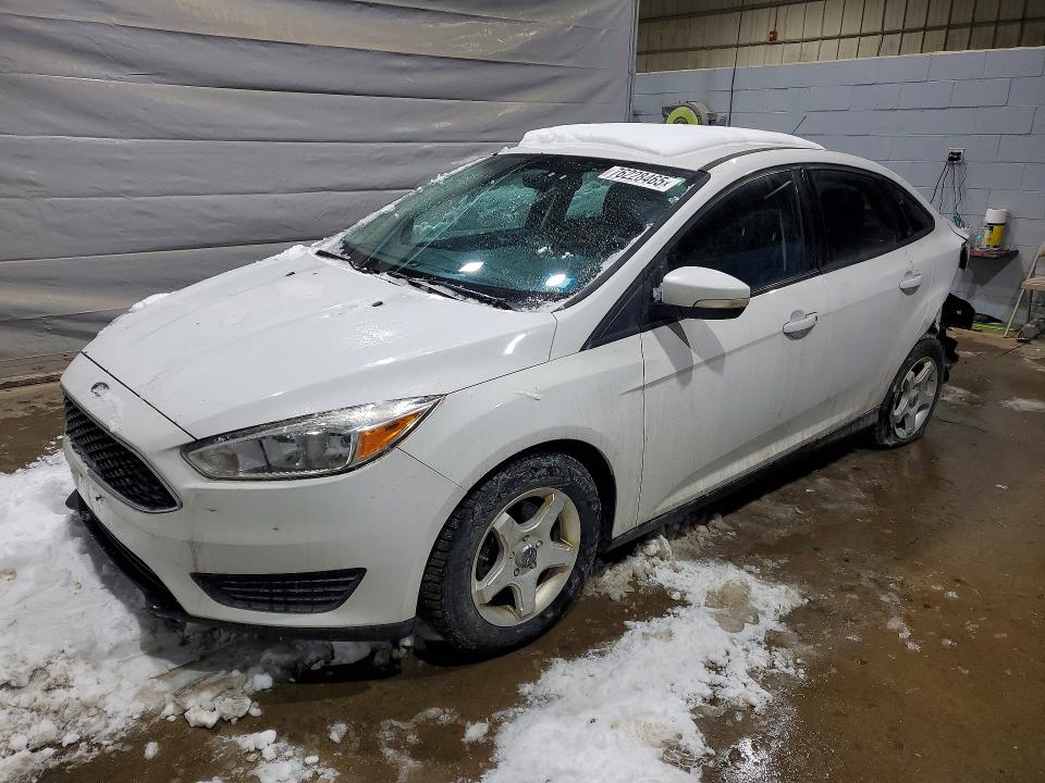 FORD FOCUS SE 2015 with VIN 1FADP3F23FL381024 - Photo from auction