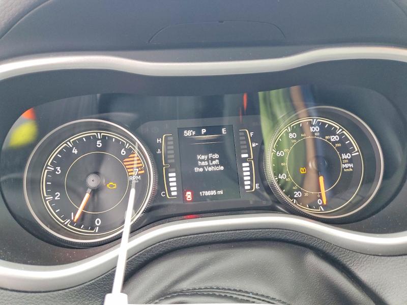 Photo 9 from auction – 2018 JEEP CHEROKEE with VIN 1C4PJLLB2JD553527