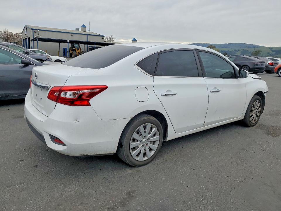 Photo 3 from auction – 2017 NISSAN SENTRA S with VIN 3N1AB7AP0HY381713