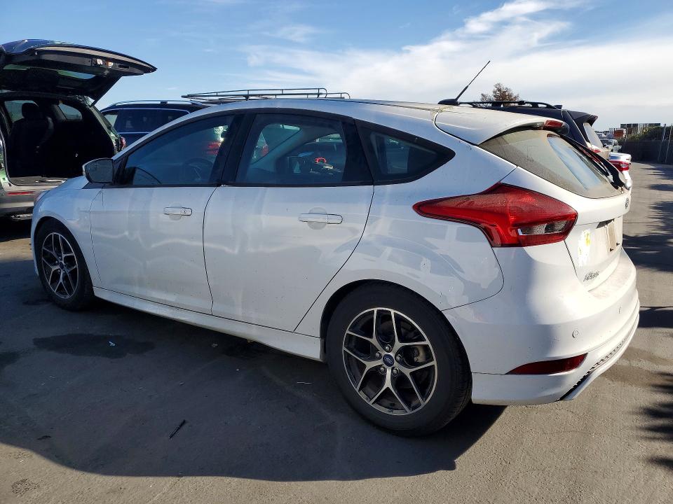 Photo 2 from auction – 2015 FORD FOCUS SE with VIN 1FADP3K28FL357937
