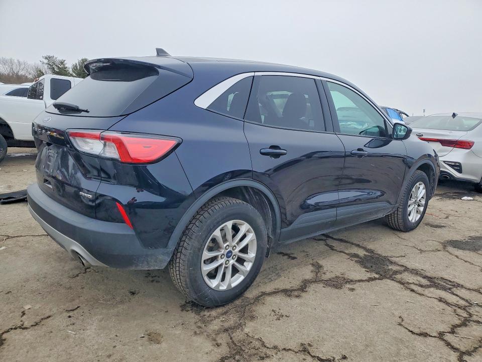 Photo 3 from auction – 2021 FORD ESCAPE with VIN 1FMCU9G61MUA04391