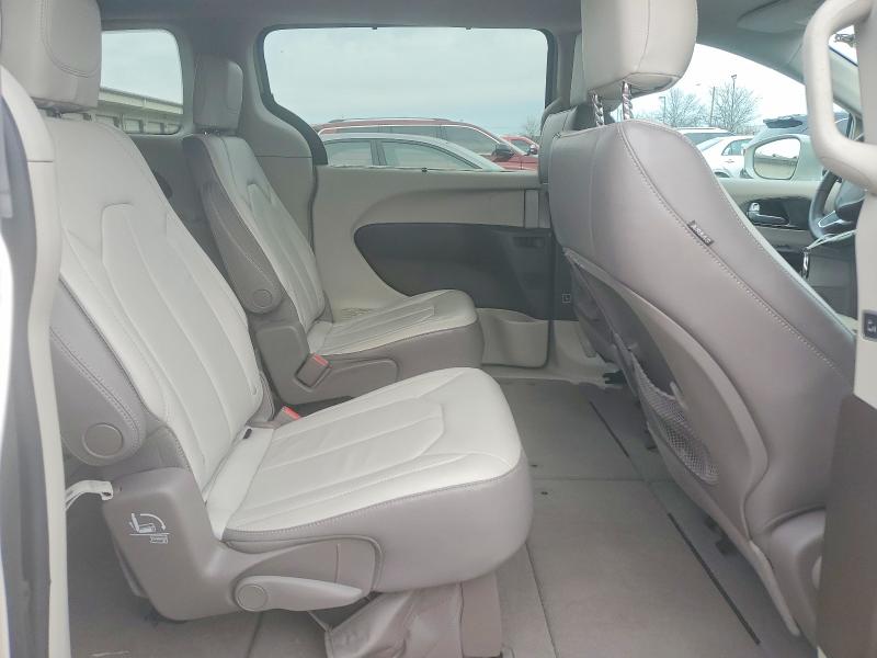 Photo 11 from auction – 2017 CHRYSLER PACIFICA with VIN 2C4RC1BG9HR560759