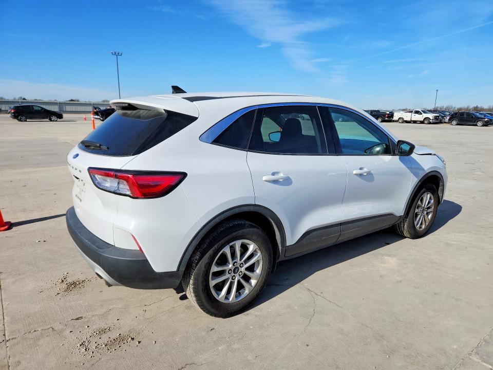 Photo 3 from auction – 2022 FORD ESCAPE SE with VIN 1FMCU0G66NUB86389