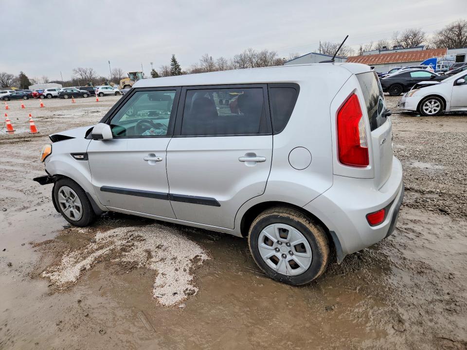 Photo 2 from auction – 2013 KIA SOUL with VIN KNDJT2A51D7758945