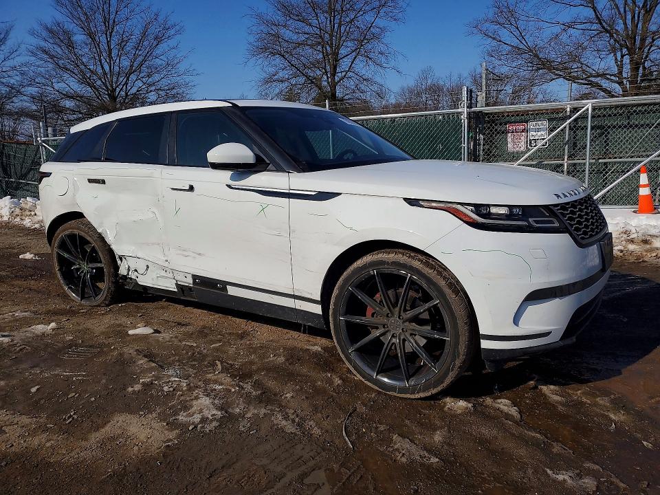 Photo 4 from auction – 2018 LAND ROVER RANGE ROVER VELAR with VIN SALYB2RN3JA745451