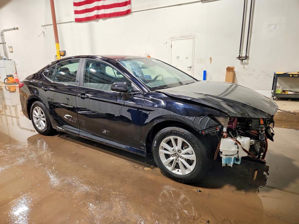 Photo 4 from auction – 2025 TOYOTA CAMRY with VIN 4T1DAACK2SU583955