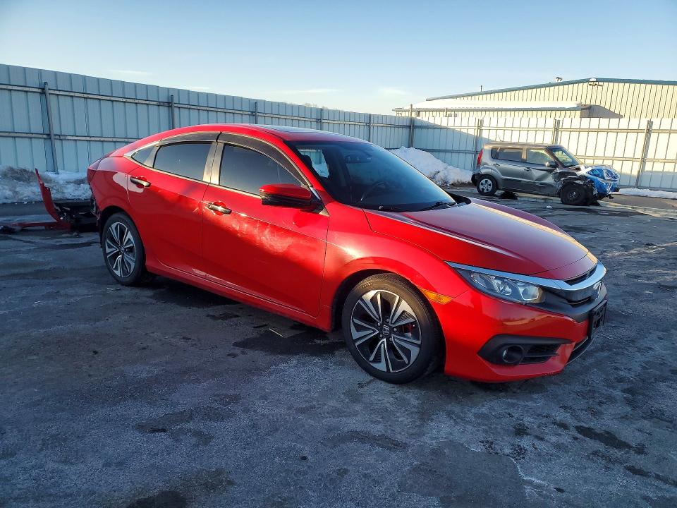 Photo 4 from auction – 2018 HONDA CIVIC EX with VIN JHMFC1F34JX010367