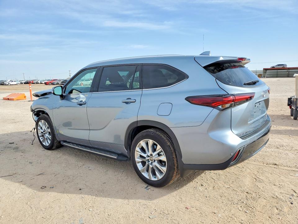 Photo 2 from auction – 2024 TOYOTA HIGHLANDER with VIN 5TDKDRBH7RS572939