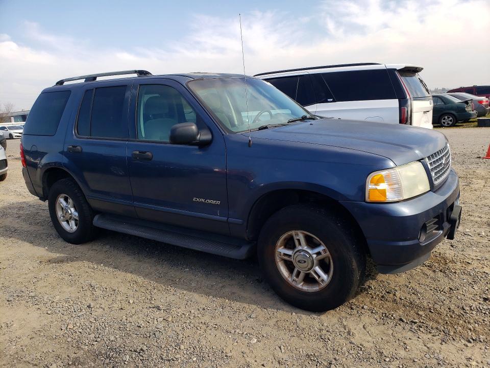 Photo 4 from auction – 2004 FORD EXPLORER with VIN 1FMZU73W74UB16763