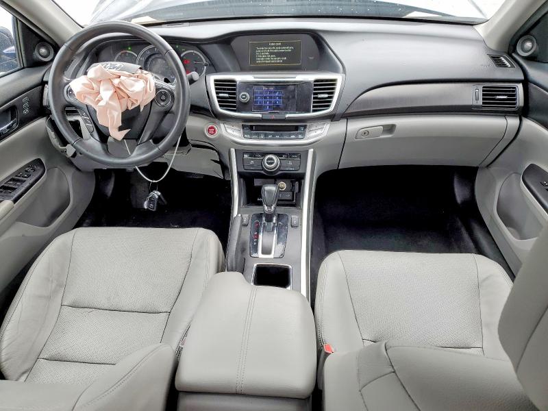 Photo 8 from auction – 2015 HONDA ACCORD with VIN 1HGCR3F89FA036095