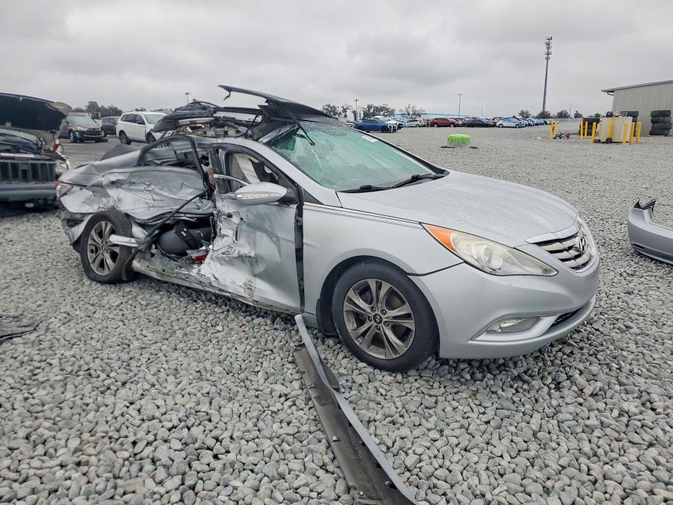 Photo 4 from auction – 2012 HYUNDAI SONATA SE with VIN 5NPEC4AC8CH449463