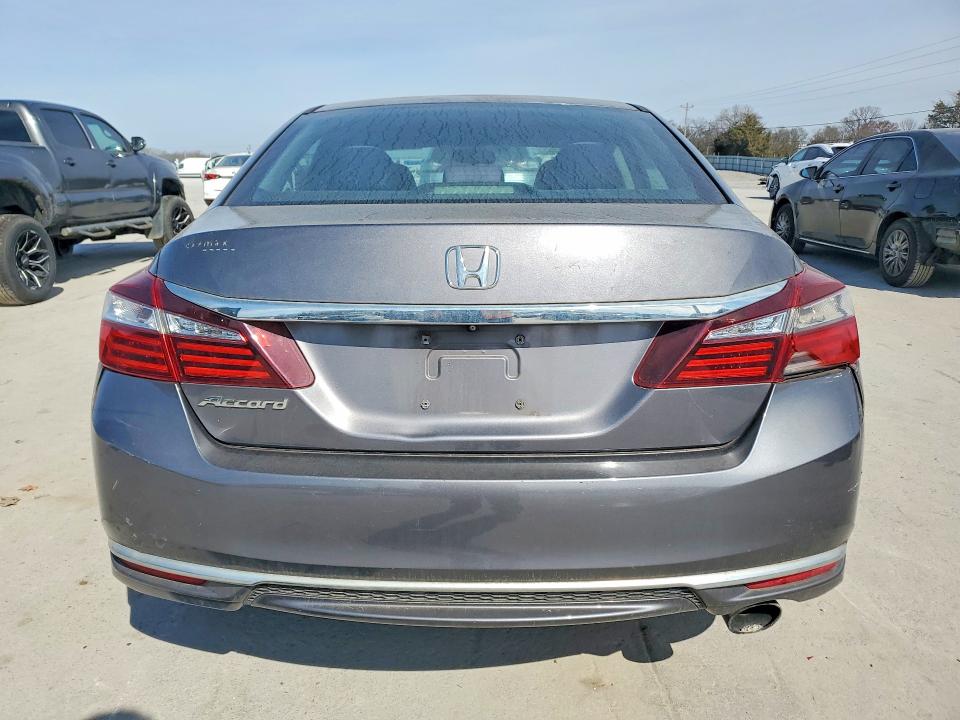 Photo 6 from auction – 2016 HONDA ACCORD with VIN 1HGCR2F39GA165017