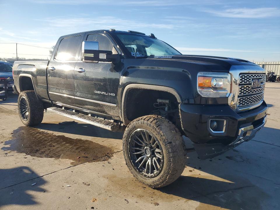 Photo 4 from auction – 2018 GMC SIERRA with VIN 1GT12UEY7JF282088