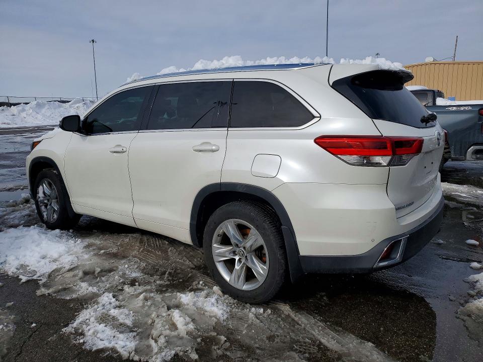 Photo 2 from auction – 2018 TOYOTA HIGHLANDER with VIN 5TDDZRFHXJS851715