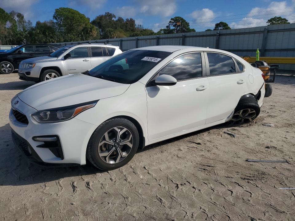 KIA FORTE 2020 with VIN 3KPF24AD3LE225067 - Photo from auction