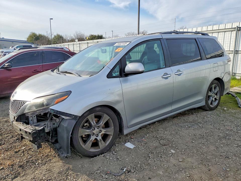 TOYOTA SIENNA 2015 with VIN 5TDXK3DC5FS662967 - Photo from auction