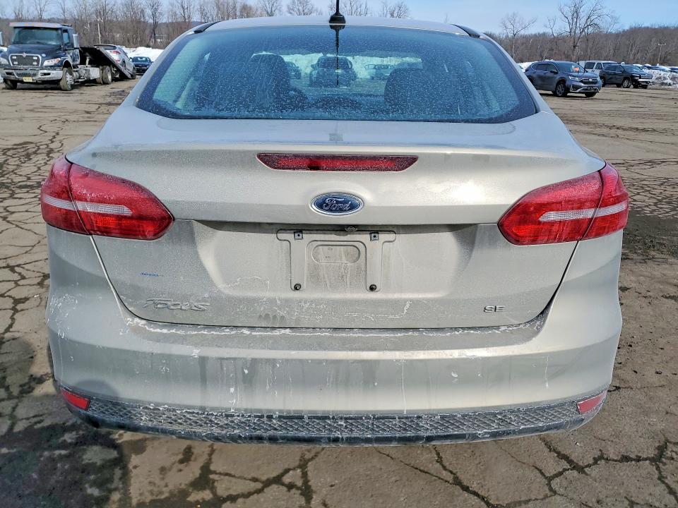 Photo 6 from auction – 2015 FORD FOCUS SE with VIN 1FADP3F29FL237719