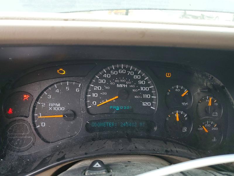 Photo 9 from auction – 2005 CHEVROLET SUBURBAN with VIN 3GNFK16Z75G252368