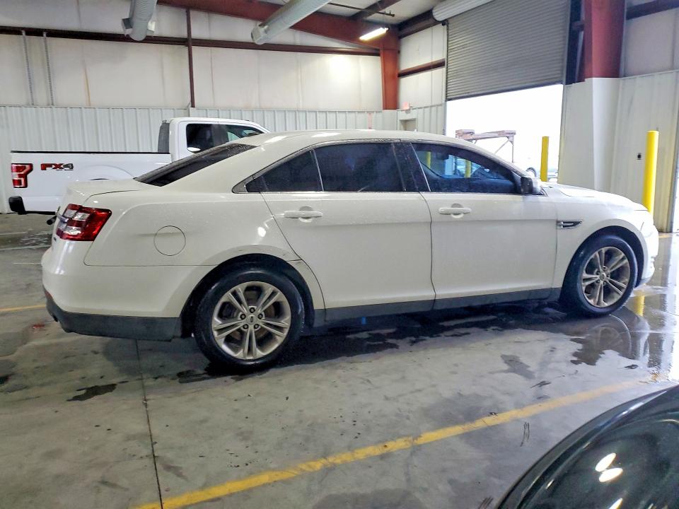 Photo 3 from auction – 2013 FORD TAURUS with VIN 1FAHP2E80DG108212