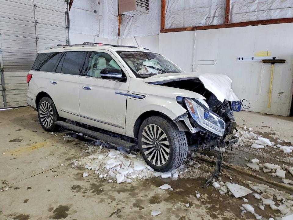 Photo 4 from auction – 2018 LINCOLN NAVIGATOR with VIN 5LMJJ2LT2JEL10635
