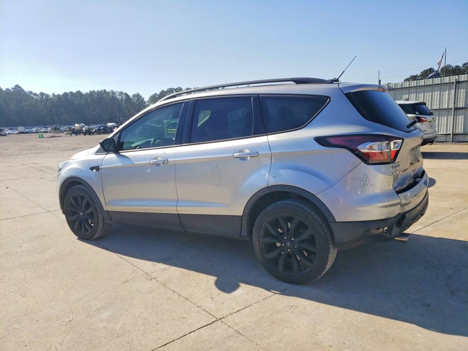 Photo 2 from auction – 2017 FORD ESCAPE SE with VIN 1FMCU0GD0HUA87912