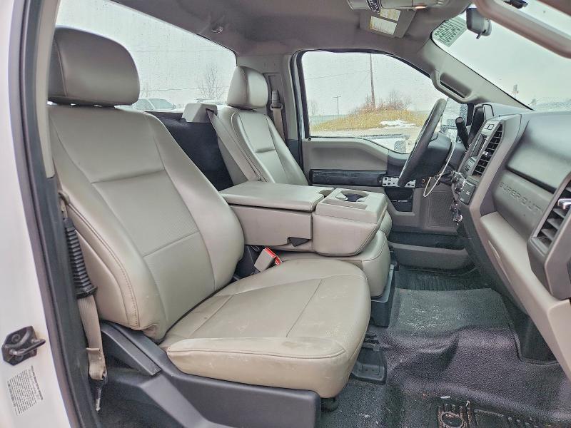 صورة رقم 10 من المزاد - 2017 FORD F350 مع VIN 1FTRF3BT6HEE54704