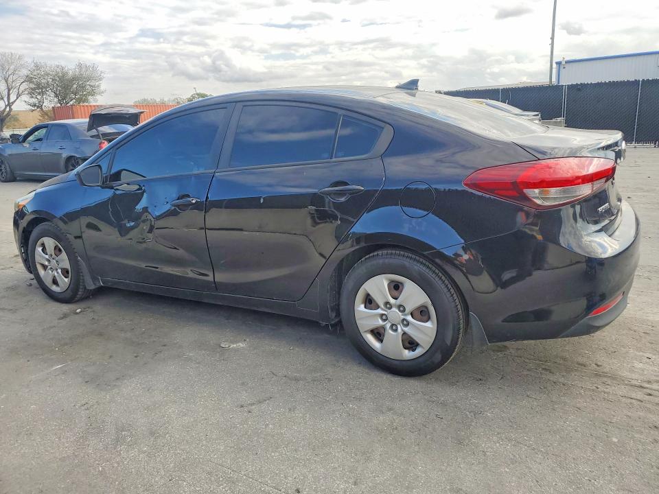 Photo 2 from auction – 2018 KIA FORTE with VIN 3KPFK4A75JE228155