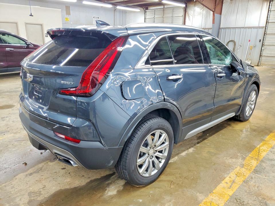 Photo 3 from auction – 2020 CADILLAC XT4 PREMIU with VIN 1GYFZDR49LF087454