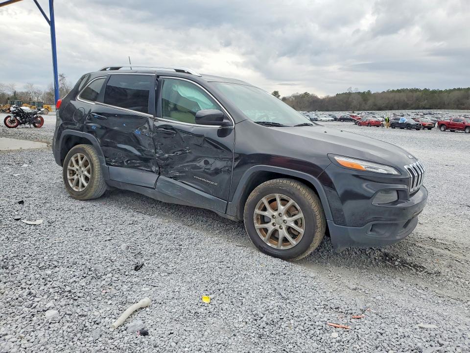 Photo 4 from auction – 2017 JEEP CHEROKEE with VIN 1C4PJLCB0HW586105