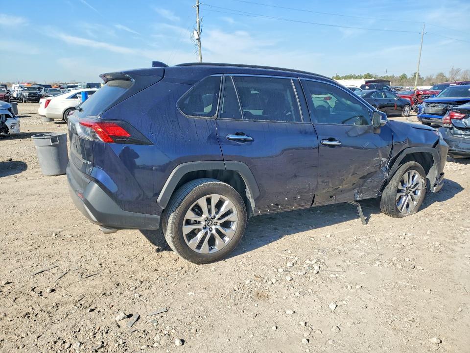 Photo 3 from auction – 2024 TOYOTA RAV4 with VIN 2T3Y1RFV0RW359333