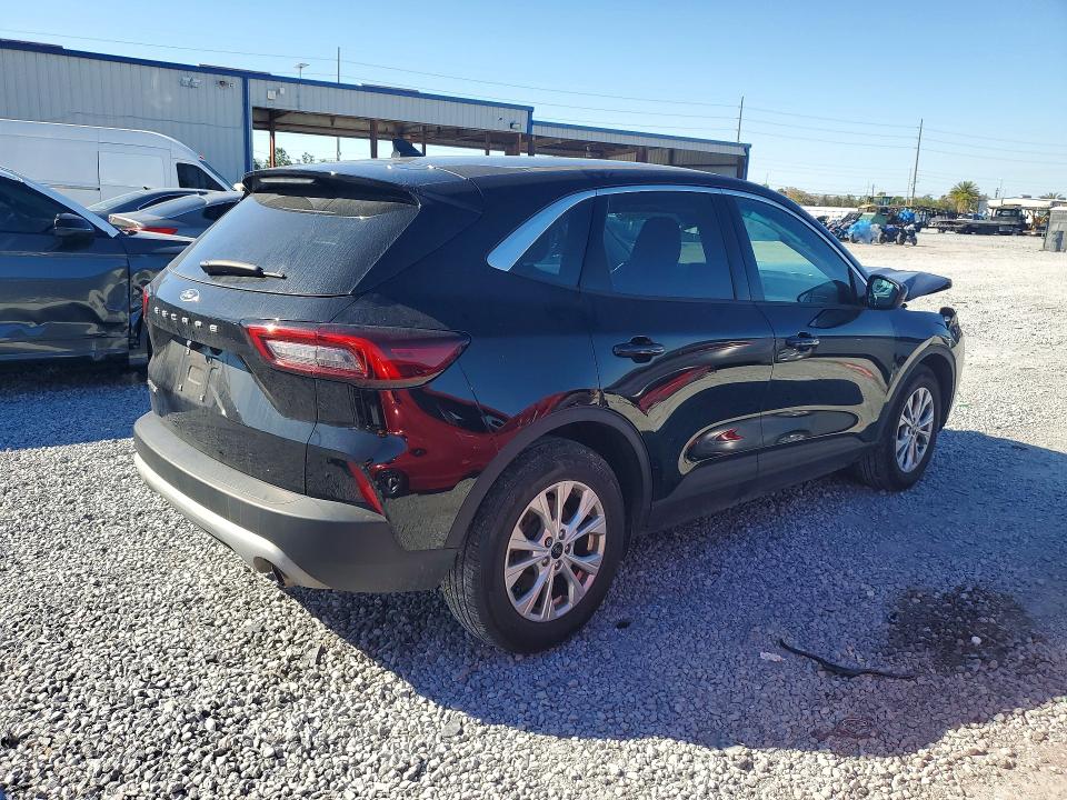 Photo 3 from auction – 2023 FORD ESCAPE with VIN 1FMCU0GN0PUA88680