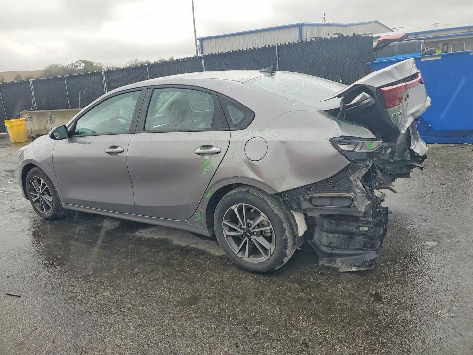 Photo 2 from auction – 2023 KIA FORTE with VIN 3KPF24AD4PE640985