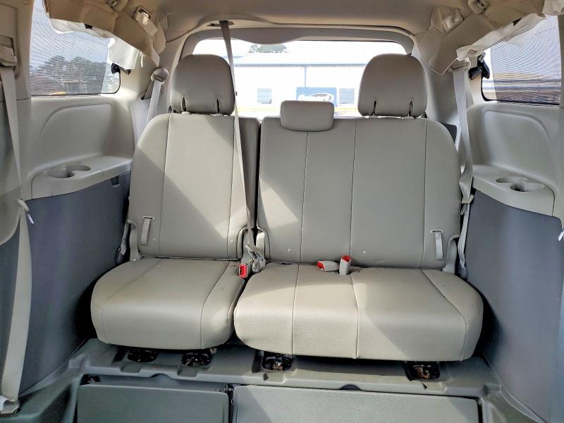 Photo 10 from auction – 2016 TOYOTA SIENNA with VIN 5TDYK3DC4GS703112