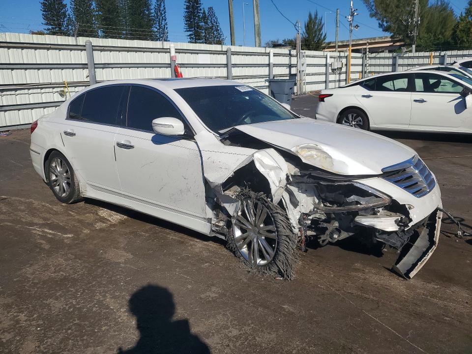 Photo 4 from auction – 2012 HYUNDAI GENESIS with VIN KMHGC4DD3CU160389