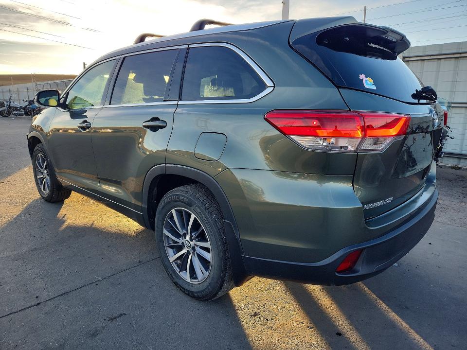 Photo 2 from auction – 2017 TOYOTA HIGHLANDER with VIN 5TDJZRFH7HS462947