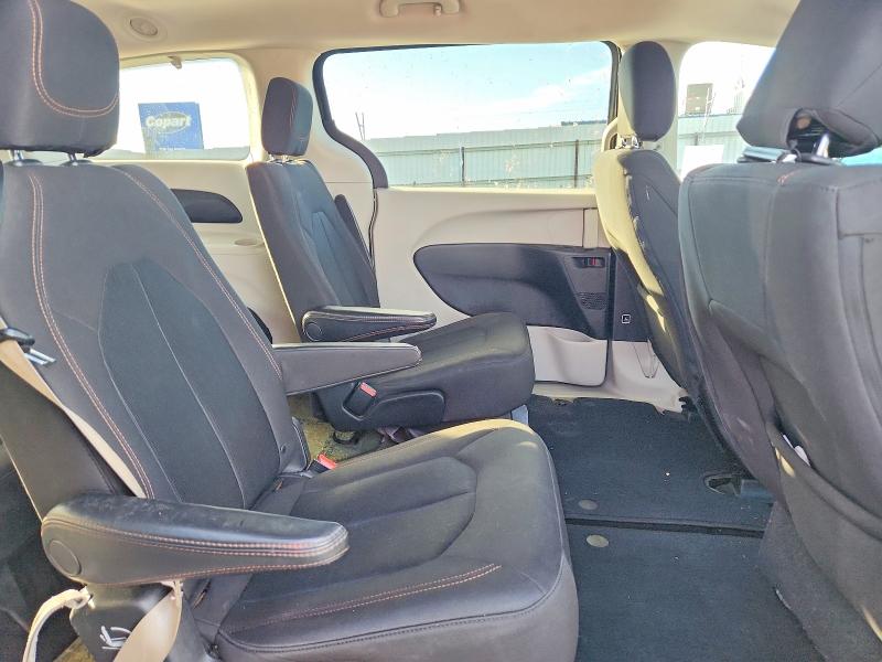 Photo 11 from auction – 2017 CHRYSLER PACIFICA with VIN 2C4RC1DG6HR529241