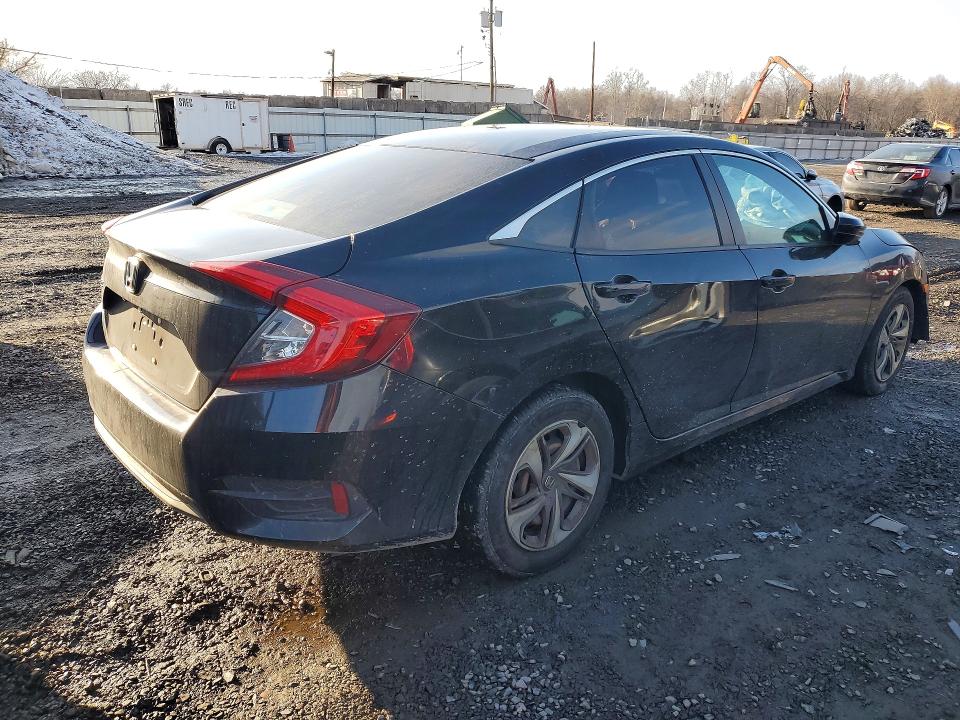 صورة رقم 3 من المزاد - 2019 HONDA CIVIC مع VIN 2HGFC2F63KH573046