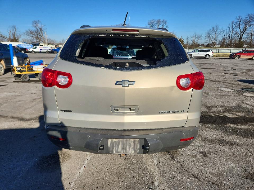 Photo 6 from auction – 2012 CHEVROLET TRAVERSE with VIN 1GNKRGED3CJ274396