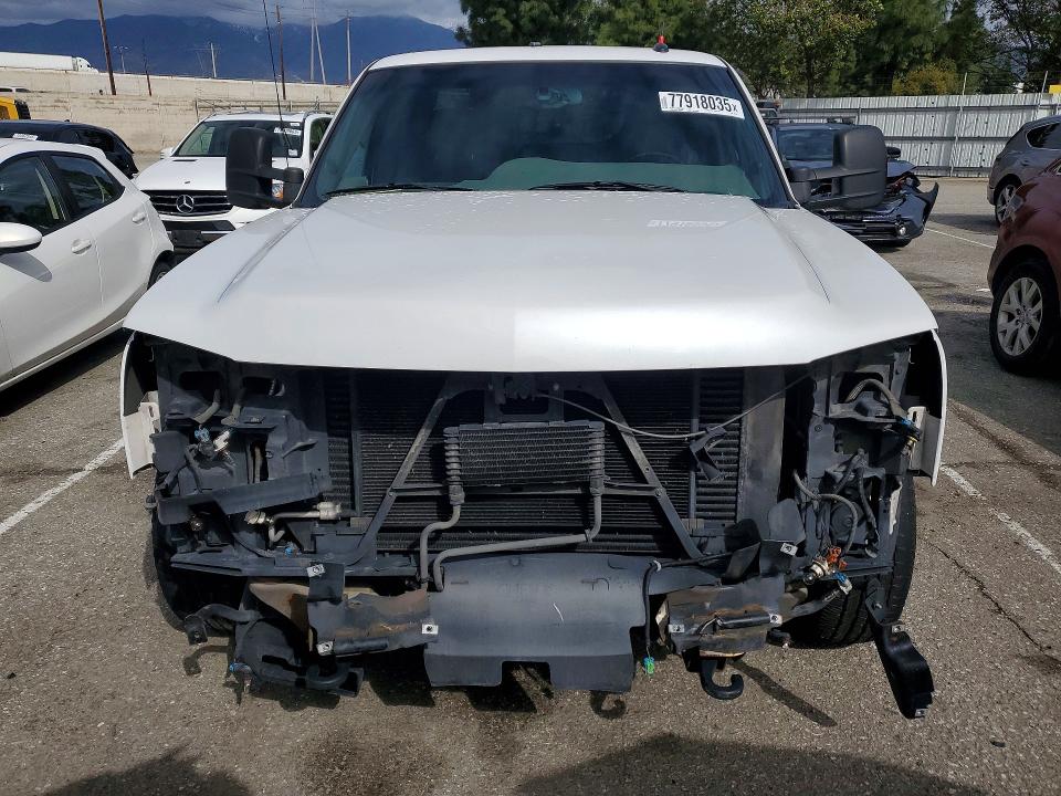 Photo 5 from auction – 2005 CHEVROLET SILVERADO with VIN 1GCHC29255E191936