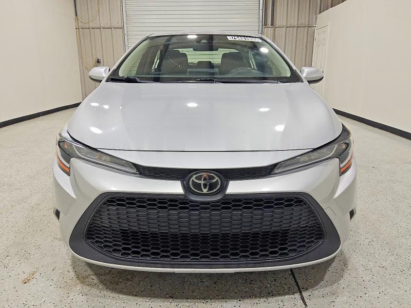 Photo 5 from auction – 2020 TOYOTA COROLLA LE with VIN JTDEPRAE4LJ103890