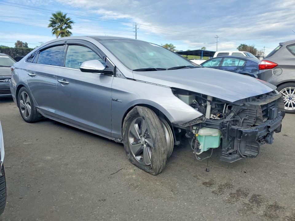 Photo 4 from auction – 2017 HYUNDAI SONATA with VIN KMHE34L15HA043873