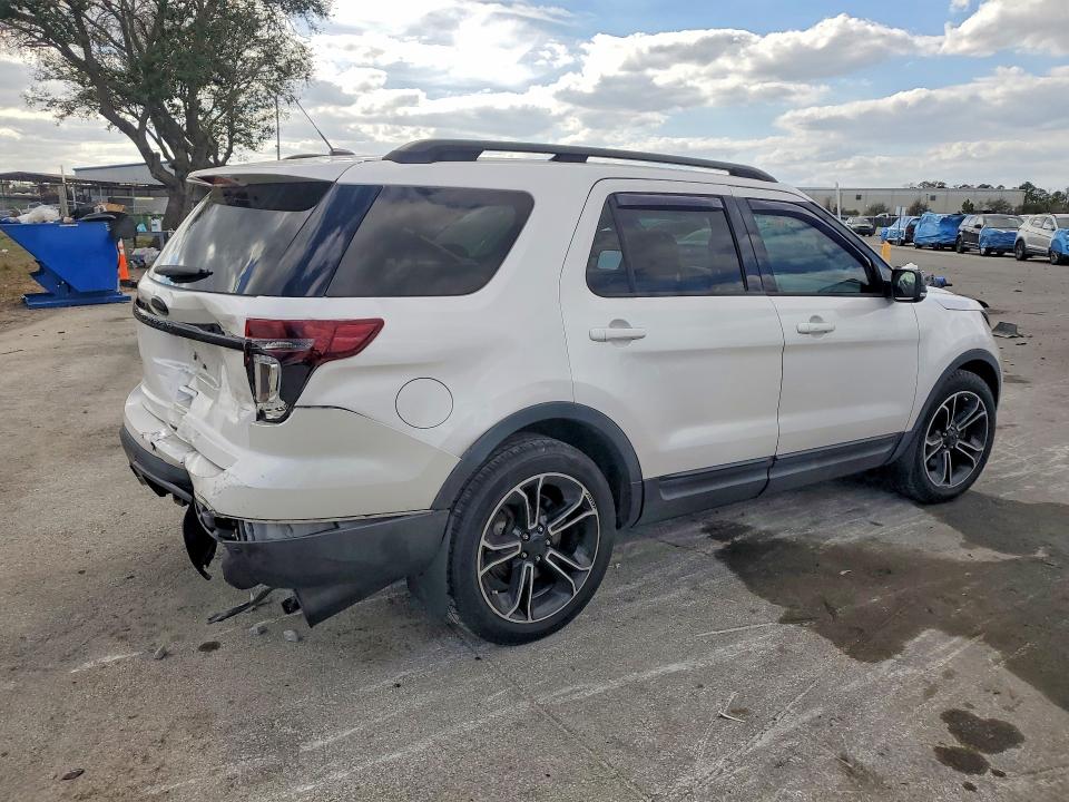 Photo 3 from auction – 2015 FORD EXPLORER with VIN 1FM5K8GT0FGA24888