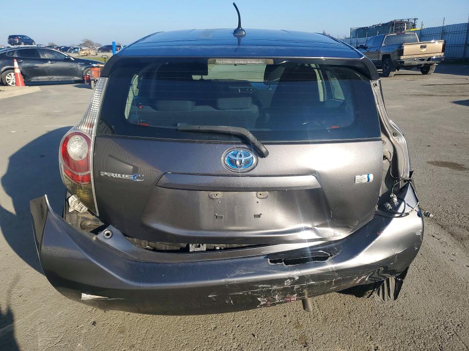 Photo 6 from auction – 2013 TOYOTA PRIUS C with VIN JTDKDTB39D1042592