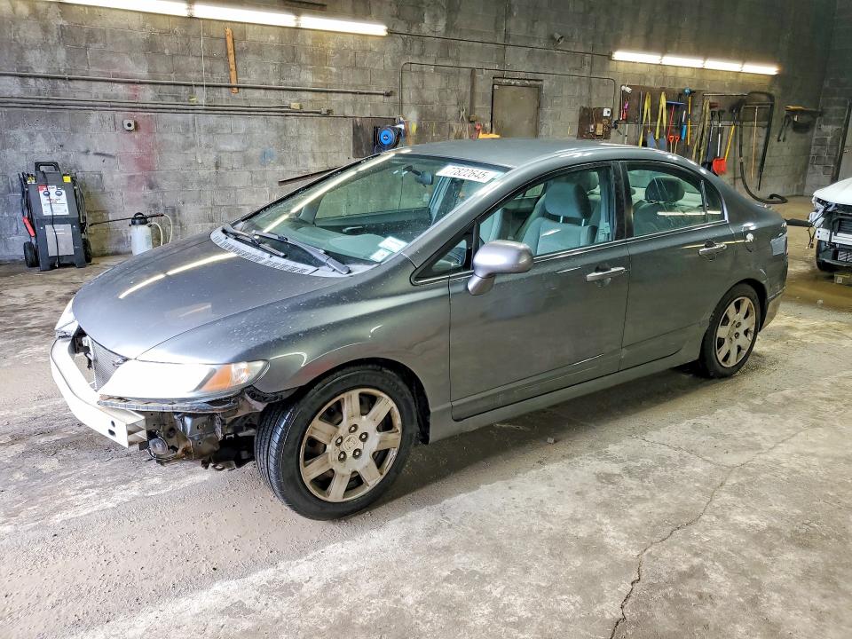 HONDA CIVIC 2011 مع رقم تعريف المركبة 2HGFA1F53BH308649 - صورة من المزاد
