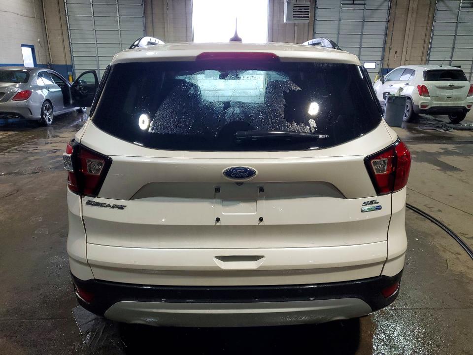 Photo 6 from auction – 2019 FORD ESCAPE with VIN 1FMCU9HD2KUB77217