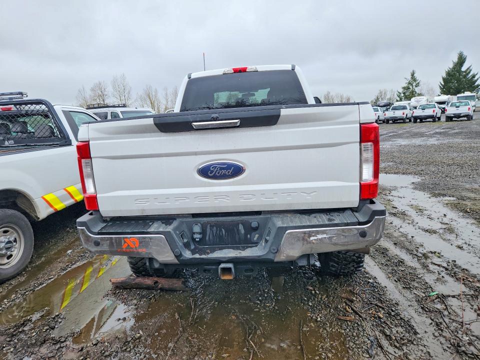 Photo 6 from auction – 2018 FORD F350 with VIN 1FT8W3BTXJEC50604
