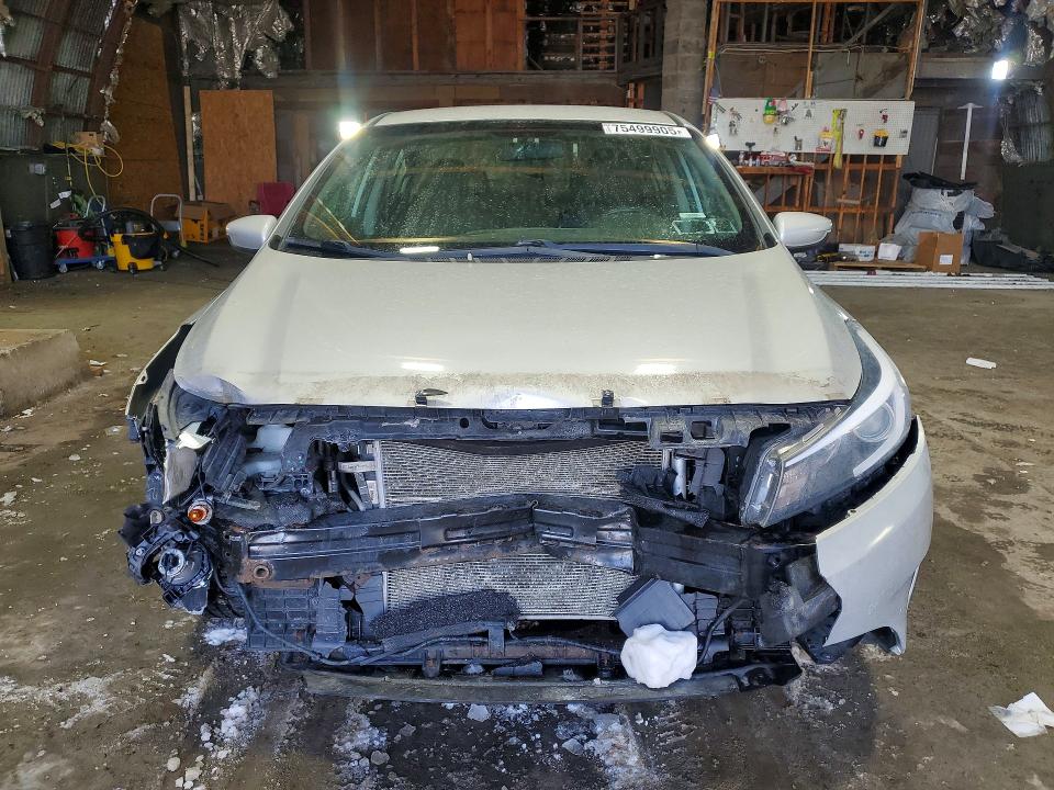 Photo 5 from auction – 2018 KIA FORTE with VIN 3KPFK4A78JE213486