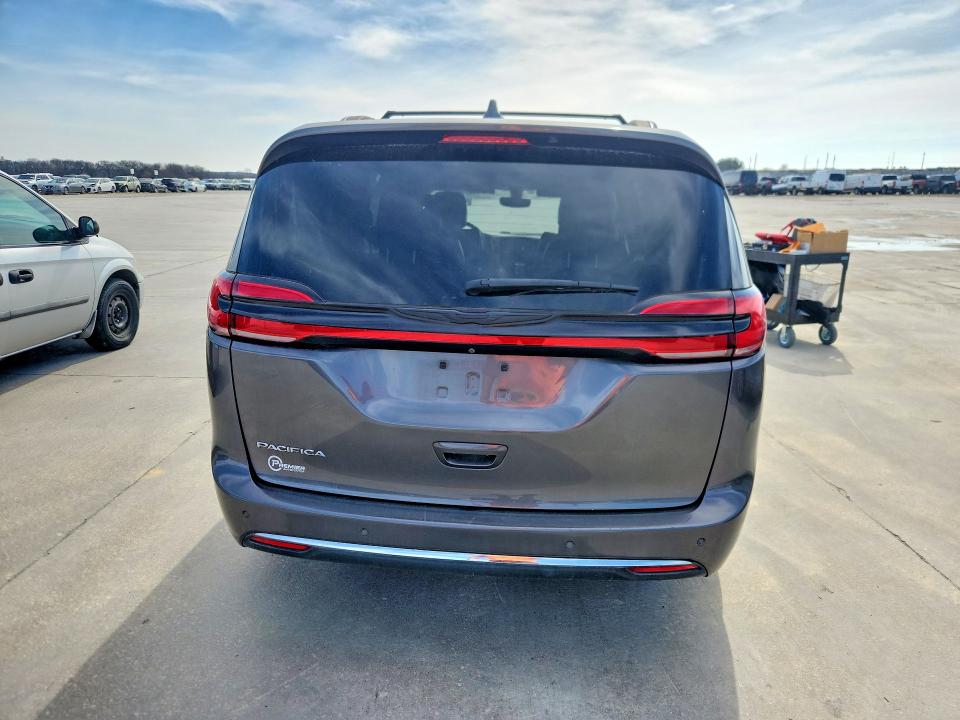 Photo 6 from auction – 2022 CHRYSLER PACIFICA with VIN 2C4RC1BG0NR145406