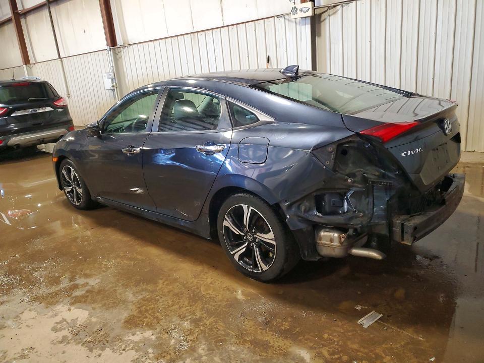 Photo 2 from auction – 2017 HONDA CIVIC with VIN 2HGFC1F90HH642420