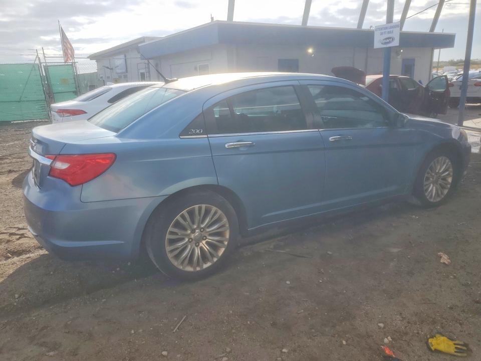Photo 3 from auction – 2011 CHRYSLER 200 LIMITE with VIN 1C3BC2FGXBN533693